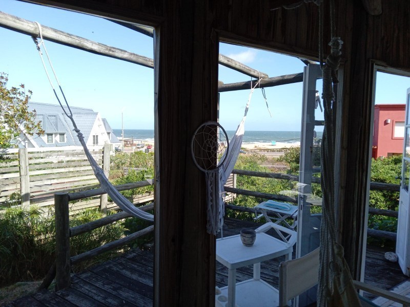 Casa en alquiler y venta sobre Montoya, La Barra con vista al mar.